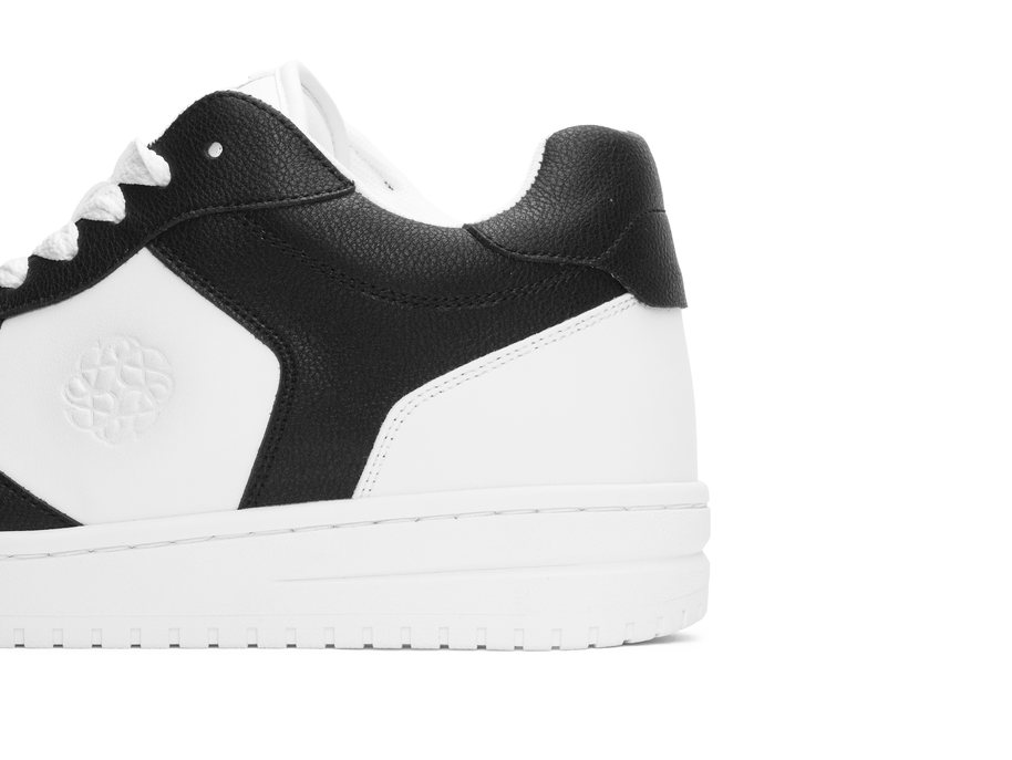 Strada Nero (2.5" Boost)